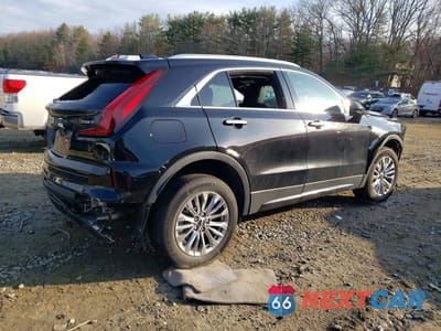 Trzecie zdjęcie samochodu z tyłu: 2025 CADILLAC XT4 PREMIUM LUXURY VIN:1GYFZDR49SF152494 - miniatura
