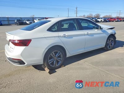 Trzecie zdjęcie samochodu z tyłu: 2022 VOLKSWAGEN JETTA SE VIN:3VW7M7BU4NM033256 - miniatura