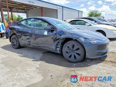 Czwarte zdjęcie samochodu z boku: 2025 TESLA MODEL 3 VIN:5YJ3E1EA3SF997974 - miniatura