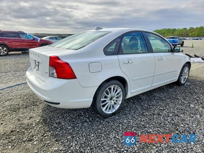 Trzecie zdjęcie samochodu z tyłu: 2010 VOLVO S40 2.4I VIN:YV1382MS2A2491071 - miniatura