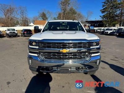 Piąte zdjęcie samochodu w środku: 2017 CHEVROLET SILVERADO K1500 LTZ VIN:1GCVKSEJ4HZ241368 - miniatura