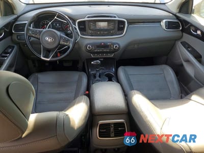 Zdjęcie 8 z 12 samochodu: 2016 KIA SORENTO EX VIN:5XYPHDA11GG030800 - miniatura