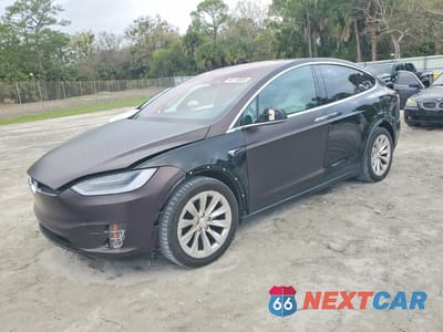 2018 TESLA MODEL X 5YJXCDE22JF121672 - główne zdjęcie licytacji z USA - miniatura