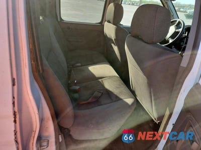 Zdjęcie 10 z 13 samochodu: 2002 NISSAN FRONTIER XE-V6 VIN:1N6ED27T22C389583 - miniatura