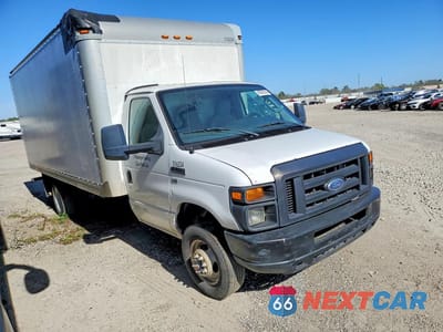 Czwarte zdjęcie samochodu z boku: 2015 FORD ECONOLINE E350 SUPER DUTY CUTAWAY VAN VIN:1FDWE3FL8FDA25689 - miniatura