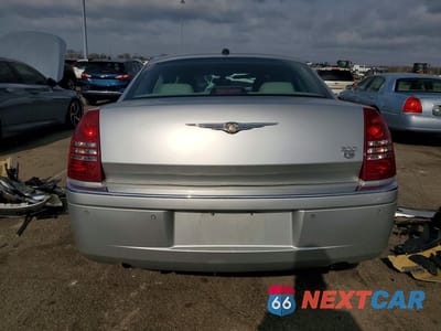 Zdjęcie 6 z 12 samochodu: 2006 CHRYSLER 300C VIN:2C3LA63H76H116027 - miniatura