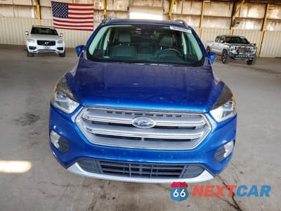 Piąte zdjęcie samochodu w środku: 2017 FORD ESCAPE TITANIUM VIN:1FMCU9JD2HUD59230 - miniatura
