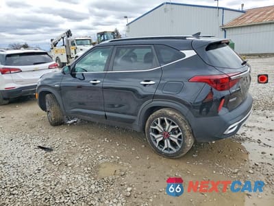 Drugie zdjęcie samochodu z przodu: 2021 KIA SELTOS SX VIN:KNDETCA21M7160755 - miniatura