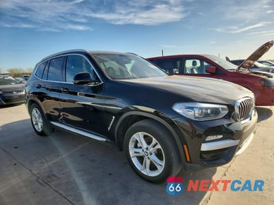 Czwarte zdjęcie samochodu z boku: 2019 BMW X3 SDRIVE30I VIN:5UXTR7C51KLR43775 - miniatura