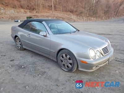 Czwarte zdjęcie samochodu z boku: 2003 MERCEDES-BENZ CLK 320 VIN:WDBLK65G53T140918 - miniatura