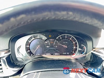 Zdjęcie 8 z 10 samochodu: 2018 BMW 530 XI VIN:WBAJA7C58JWA71740 - miniatura