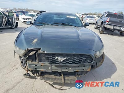 Piąte zdjęcie samochodu w środku: 2016 FORD MUSTANG VIN:1FA6P8TH0G5240318 - miniatura