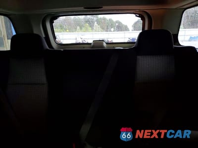 Zdjęcie 10 z 13 samochodu: 2010 JEEP GRAND CHEROKEE LAREDO VIN:1J4PR4GK4AC117352 - miniatura