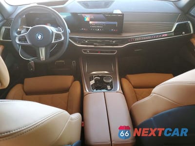 Zdjęcie 8 z 11 samochodu: 2025 BMW X5 XDRIVE50E VIN:5UX43EU06S9Z69668 - miniatura