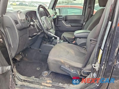 Zdjęcie 7 z 12 samochodu: 2016 JEEP WRANGLER UNLIMITED SPORT VIN:1C4BJWDG9GL307711 - miniatura
