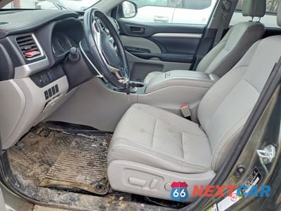 Zdjęcie 7 z 12 samochodu: 2018 TOYOTA HIGHLANDER LE PLUS VIN:5TDBZRFH7JS802981 - miniatura