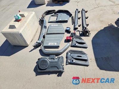 Zdjęcie 13 z 13 samochodu: 2022 JEEP WRANGLER UNLIMITED SAHARA 4XE VIN:1C4JJXP63NW153125 - miniatura