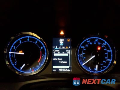 Zdjęcie 9 z 13 samochodu: 2017 TOYOTA COROLLA SE VIN:5YFBURHE7HP674200 - miniatura