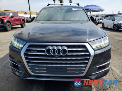 Piąte zdjęcie samochodu w środku: 2017 AUDI Q7 PREMIUM PLUS VIN:WA1LAAF78HD021049 - miniatura