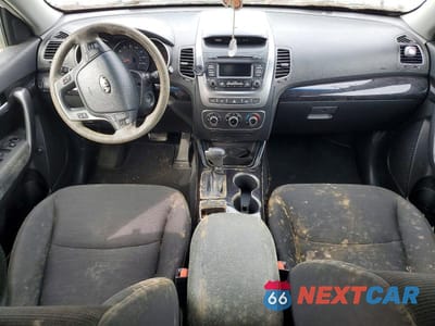 Zdjęcie 8 z 12 samochodu: 2011 KIA SORENTO VIN:5XYKTDA70FG646662 - miniatura