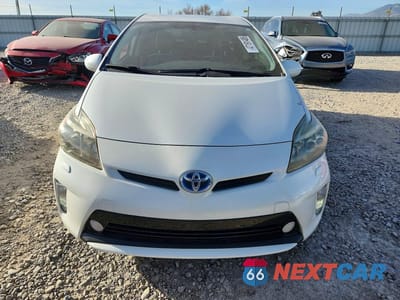 Piąte zdjęcie samochodu w środku: 2013 TOYOTA PRIUS FIVE VIN:JTDKN3DU2D0345237 - miniatura