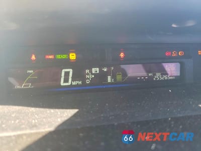 Zdjęcie 9 z 12 samochodu: 2014 TOYOTA PRIUS V TWO VIN:JTDZN3EU4E3294997 - miniatura