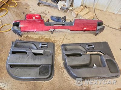 Zdjęcie 12 z 12 samochodu: 2016 CHEVROLET SILVERADO K1500 LT VIN:3GCUKREC7GG267578 - miniatura