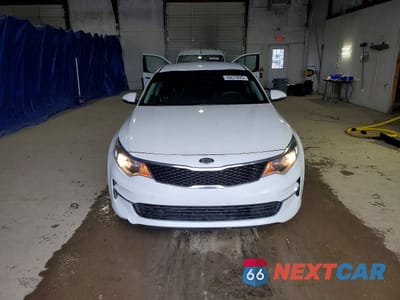 Piąte zdjęcie samochodu w środku: 2016 KIA OPTIMA LX VIN:5XXGT4L39GG060659 - miniatura