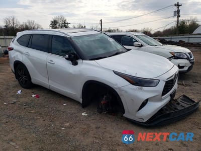 Czwarte zdjęcie samochodu z boku: 2022 TOYOTA HIGHLANDER XLE VIN:5TDGZRBH5NS206267 - miniatura