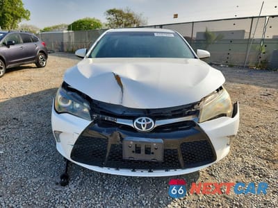 Piąte zdjęcie samochodu w środku: 2015 TOYOTA CAMRY XSE VIN:4T1BF1FK0FU111327 - miniatura