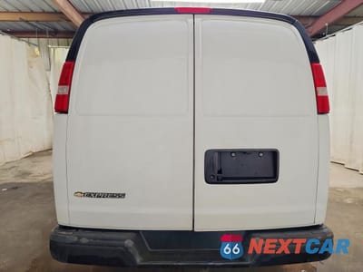 Zdjęcie 6 z 13 samochodu: 2025 CHEVROLET EXPRESS G2500 VIN:1GCWGAFPXS1270608 - miniatura