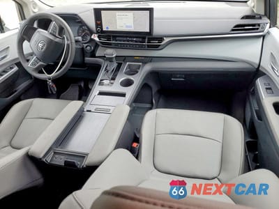 Zdjęcie 8 z 14 samochodu: 2025 TOYOTA SIENNA XLE 8-PASSENGER VIN:5TDJRKECXSS283922 - miniatura