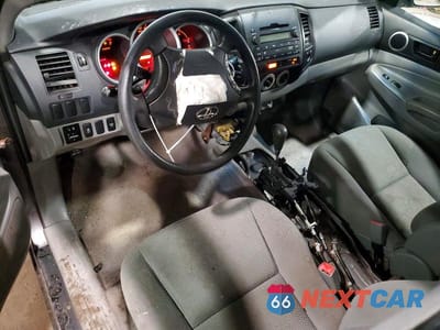 Zdjęcie 8 z 11 samochodu: 2011 TOYOTA TACOMA V6 VIN:5TFUU4EN1BX002433 - miniatura