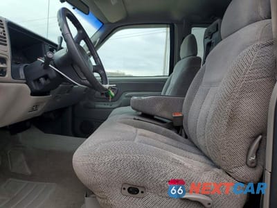 Zdjęcie 7 z 11 samochodu: 1998 GMC SIERRA C1500 VIN:1GTEC19R8WR506300 - miniatura