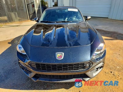 Piąte zdjęcie samochodu w środku: 2018 FIAT 124 SPIDER CLASSICA VIN:JC1NFAEK2J0133992 - miniatura