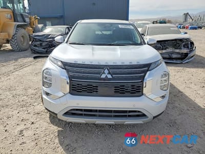 Piąte zdjęcie samochodu w środku: 2022 MITSUBISHI OUTLANDER SE VIN:JA4J4UA84NZ037067 - miniatura