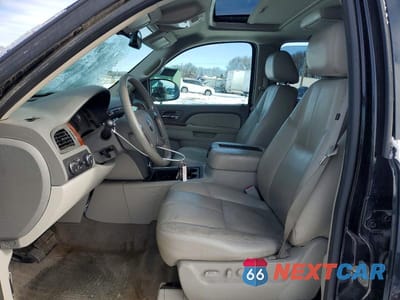 Zdjęcie 7 z 13 samochodu: 2012 GMC YUKON SLT VIN:1GKS2CE08CR135566 - miniatura