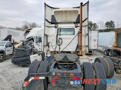 Zdjęcie 6 z 10 samochodu: 2017 VOLVO VNL SEMI TRUCK VIN:4V4N39TG8HN988030 - miniatura