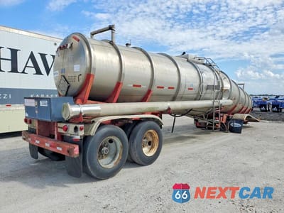 Czwarte zdjęcie samochodu z boku: 1981 POLAR TANK TRAILER VIN:1PMS14124B1005515 - miniatura