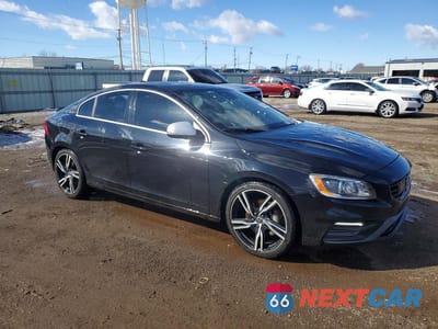 Czwarte zdjęcie samochodu z boku: 2017 VOLVO S60 R DESIGN VIN:YV149MTS3H2438131 - miniatura