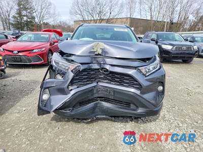 Piąte zdjęcie samochodu w środku: 2019 TOYOTA RAV4 XLE VIN:2T3P1RFV8KW059816 - miniatura