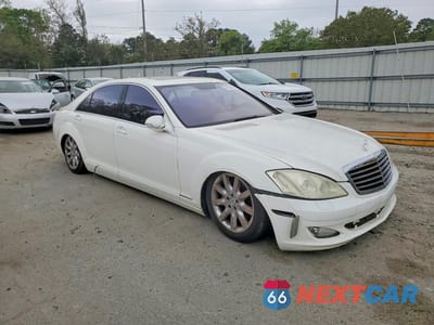 Czwarte zdjęcie samochodu z boku: 2007 MERCEDES-BENZ S 550 VIN:WDDNG71X57A081934 - miniatura