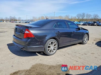 Trzecie zdjęcie samochodu z tyłu: 2011 FORD FUSION SE VIN:3FAHP0HA1BR277728 - miniatura