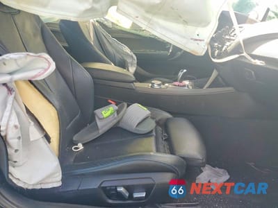 Zdjęcie 7 z 13 samochodu: 2017 BMW M2 VIN:WBS1H9C37HV887840 - miniatura