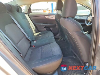 Zdjęcie 10 z 13 samochodu: 2024 KIA FORTE LXS VIN:3KPF24AD1RE794864 - miniatura