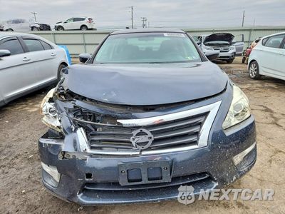 Piąte zdjęcie samochodu w środku: 2014 NISSAN ALTIMA 2.5 S VIN:1N4AL3AP0EN208517 - miniatura