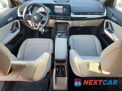 Zdjęcie 8 z 12 samochodu: 2024 BMW X1 XDRIVE28I VIN:WBX73EF02R5Z29636 - miniatura