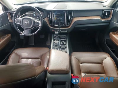 Zdjęcie 8 z 13 samochodu: 2018 VOLVO XC60 T5 MOMENTUM VIN:YV4102RK2J1003334 - miniatura