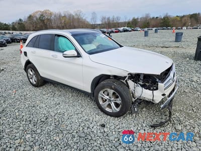 Czwarte zdjęcie samochodu z boku: 2018 MERCEDES-BENZ GLC 300 4MATIC VIN:WDC0G4KB2JV110208 - miniatura
