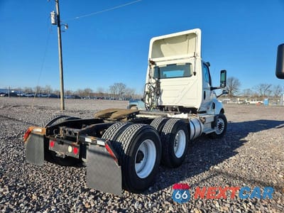 Czwarte zdjęcie samochodu z boku: 2019 INTERNATIONAL LT625 VIN:3HSDZTZR6KN141991 - miniatura